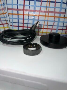 Oura Ring Gen 3 Heritage Black Size 8 Smart Ring w/ Charger & Cable